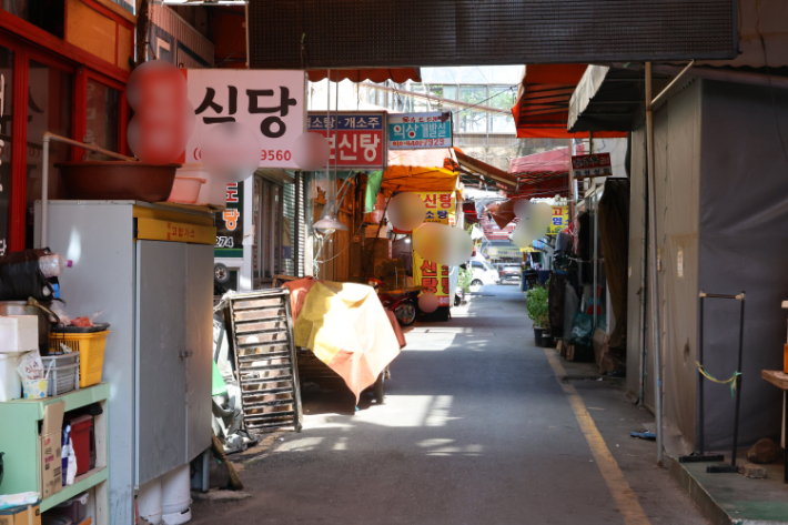 개시장 골목. 연합뉴스