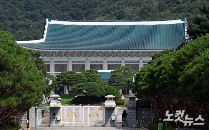 [단독]대통령실 직원 235명 공개…검증 기준은 '비공개'