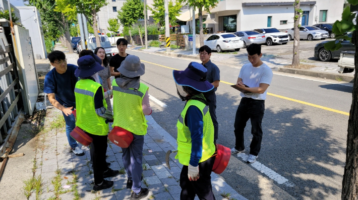 8일 장량동 공한지 일원 환경정비 작업 현장. 포항시 제공