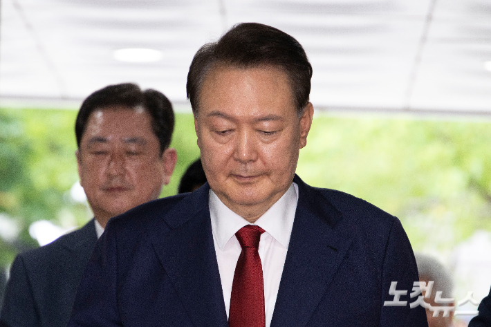 [속보]윤석열 전 대통령, 법원 '내란 재판' 4회 연속 불출석