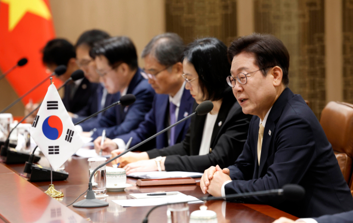이재명 대통령이 11일 서울 용산 대통령실 청사에서 열린 또 럼 베트남 당 서기장과의 한·베트남 확대 정상회담에서 발언하고 있다. 연합뉴스