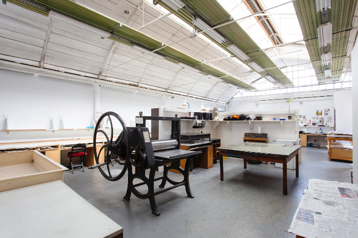 광주비엔날레가 광주를 기반으로 활동하는 우수 현대미술 작가를 대상으로 '2025 파리 씨떼 레지던시 입주 작가' 공모를 진행한다. 광주비엔날레 제공