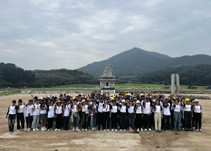 익산시가 11일 베트남 계절근로자를 대상으로 문화탐방을 실시했다. 익산시 제공