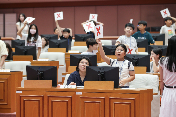 부산시의회 초등학생 의회교실. 부산시의회 제공