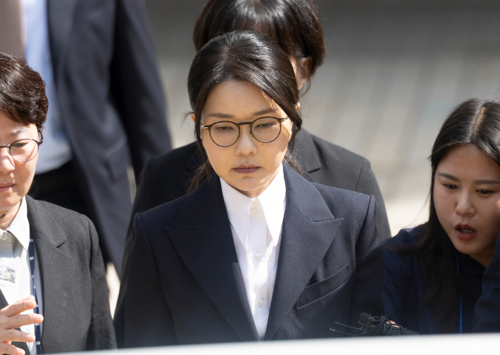 '점심도 거르고 반박' 김건희, 남부구치소에서 法 결정 기다려