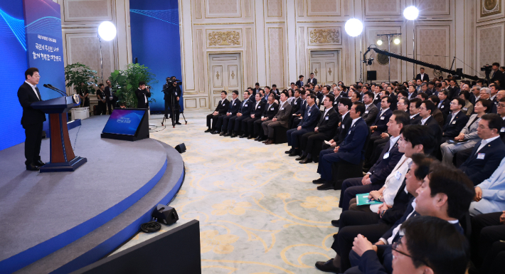 이재명 대통령이 13일 청와대 영빈관에서 열린 국정기획위원회 국민보고대회에서 발언하고 있다. 연합뉴스