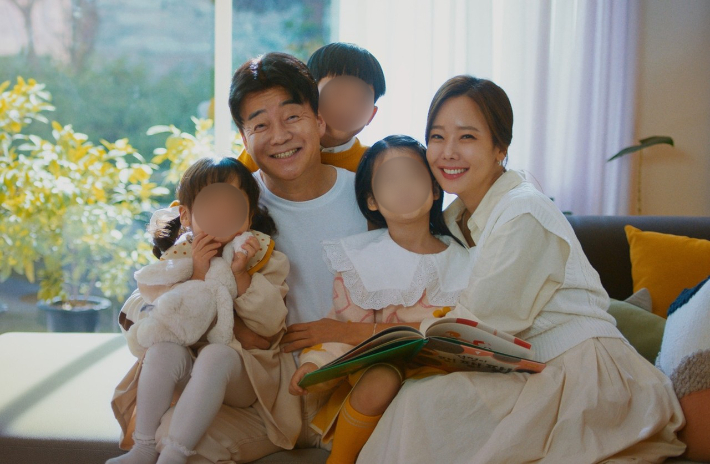 '활동 중단' 백종원 지우기? 소유진 생일 사진에 빠졌다