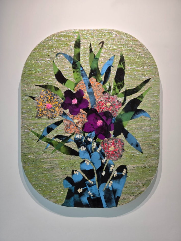 한기창, '뢴트겐의 정원', 캔버스 한지 위에 자개 채색, 120x94cm(2025). 오매갤러리 제공