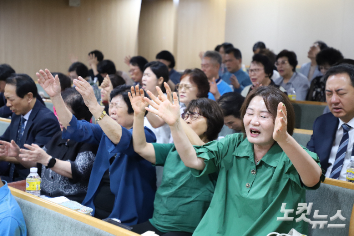이번 기도회에는 경북도내 22개 시·군 연합회 소속 임원과 교인 등 300여 명이 참석했다. 유상원 아나운서
