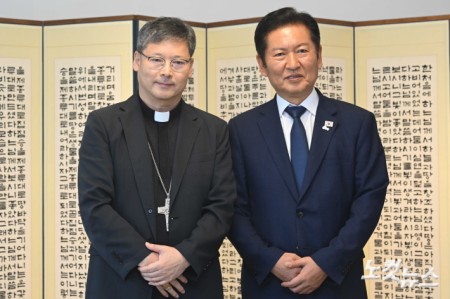 정청래 더불어민주당 대표, 서울대교구장 정순택 대주교 예방