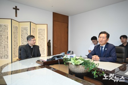 정청래 더불어민주당 대표, 서울대교구장 정순택 대주교 예방