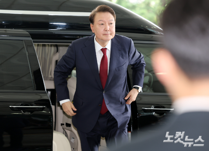 尹측, 비상계엄 위자료 '강제집행정지 조건' 공탁금 납부