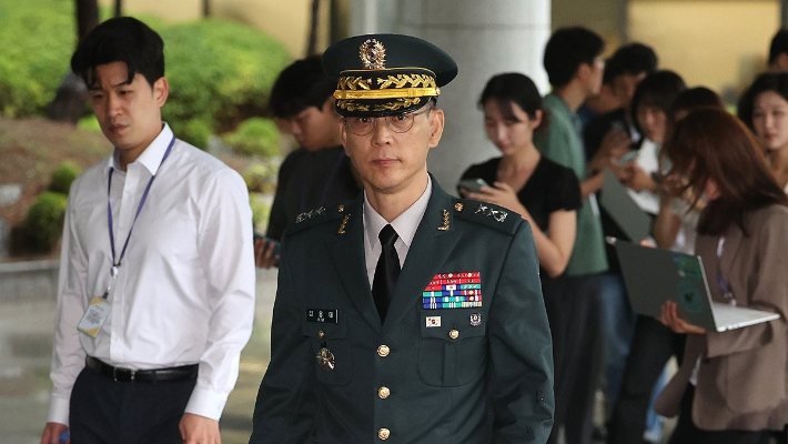 김용대 드론작전사령관이 내란특검 사무실이 마련된 서울 서초구 서울고검에 조사를 받기 위해 출석하고 있다. 연합뉴스