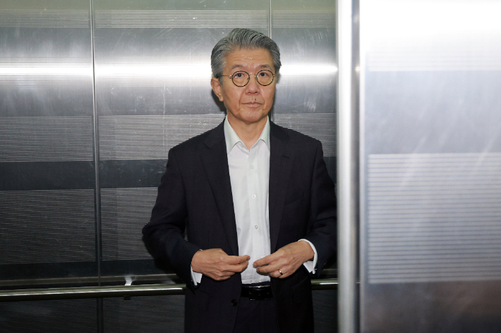 김홍균 전 외교부 제1차관이 15일 참고인 신분으로 조사받기 위해 서울 서초구 순직해병특별검사팀에 출석하고 있다. 연합뉴스