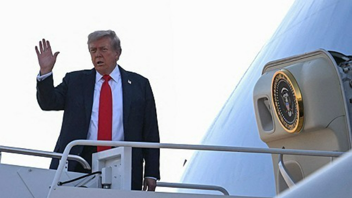 푸틴과 회담하려 알래스카 출발하는 트럼프. 연합뉴스