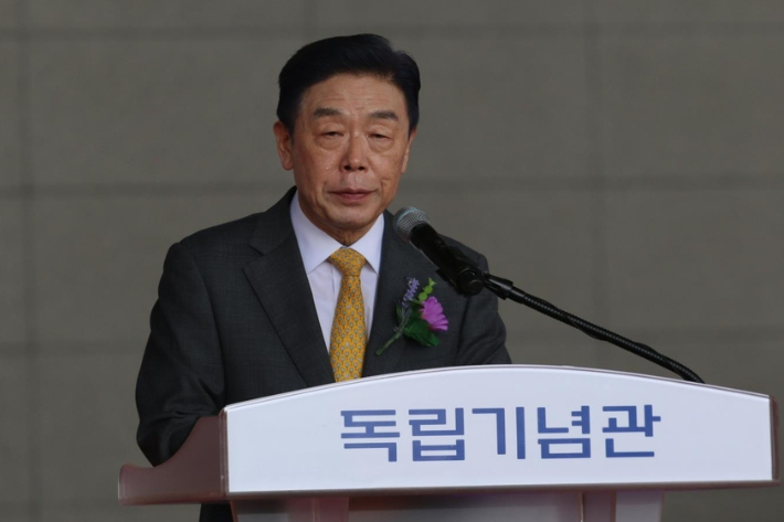 독립기념관장 "광복은 연합군 선물"…與 "속히 파면"