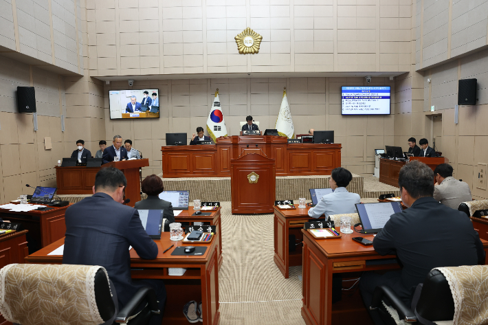 제339회 임시회 본회의장. 고흥군의회 제공