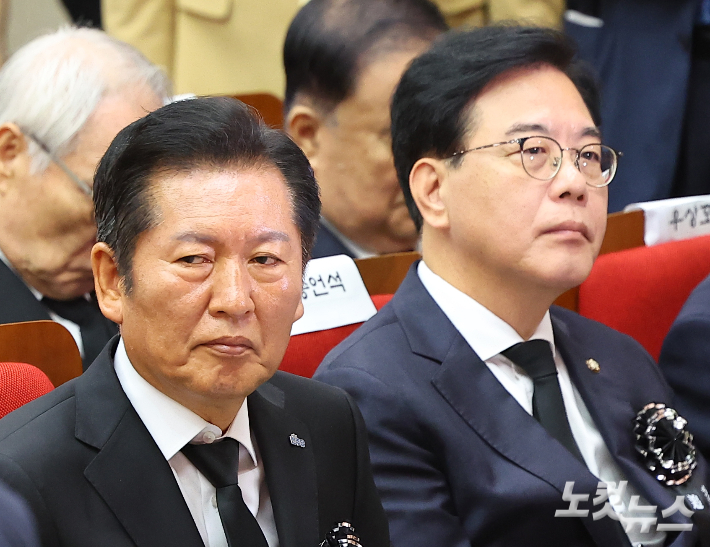 이번에도 악수는 없었다…鄭 "내란 척결" 宋 "야당 말살"