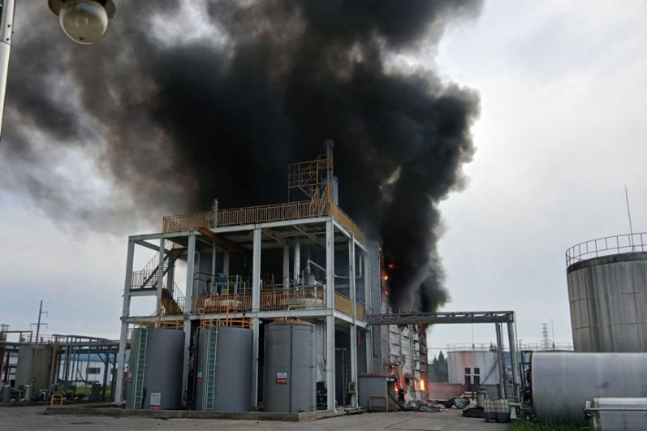 지난 3일 오전 6시 10분쯤 전북 정읍시 북면 제3일반산업단지 내 한 바이오 연료 생산 공장에서 불이 났다. 전북도소방본부 제공