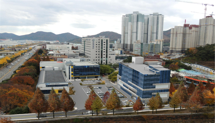 한국전자기술연구원 동남권본부 전경 중 우측 건물은 신축 예정인 조감도다. 한국전자기술연구원 제공