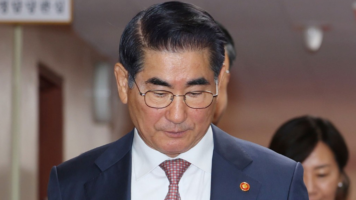 해병특검, 김용현 구치소 방문조사…모든 질문 '진술 거부'