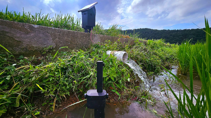 '스마트 물꼬' 현장 실증. 경남도청 제공 