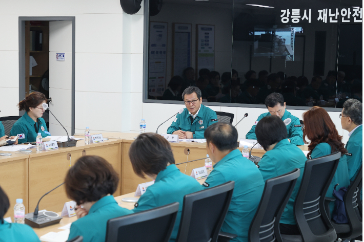 강릉시, 가뭄대응 비상대책 읍면동장 회의. 강릉시 제공