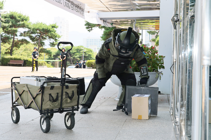 다중이용시설 대상 테러 대비 실제훈련. 창원시 제공 