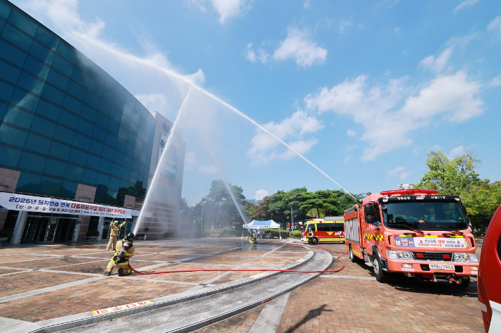 다중이용시설 대상 테러 대비 실제훈련. 창원시 제공 