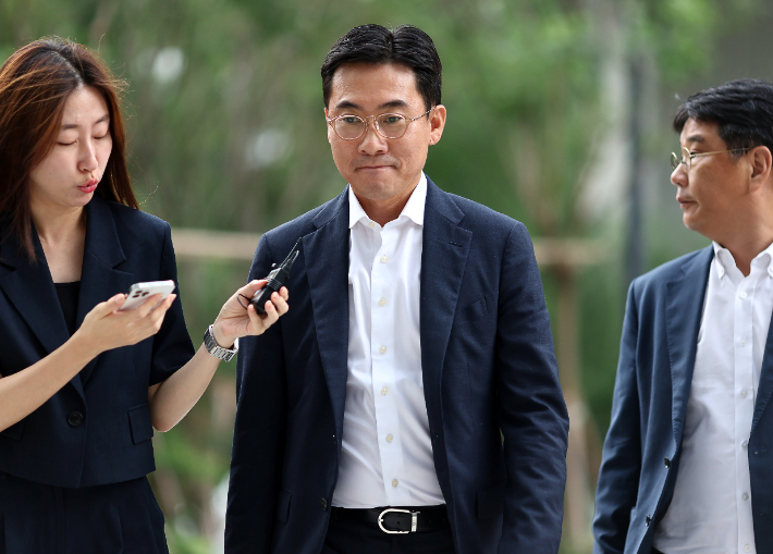 IMS모빌리티 조모 대표가 20일 조사를 받기 위해 김건희 여사 관련 의혹을 수사하는 민중기 특별검사팀으로 출석하고 있다. 연합뉴스