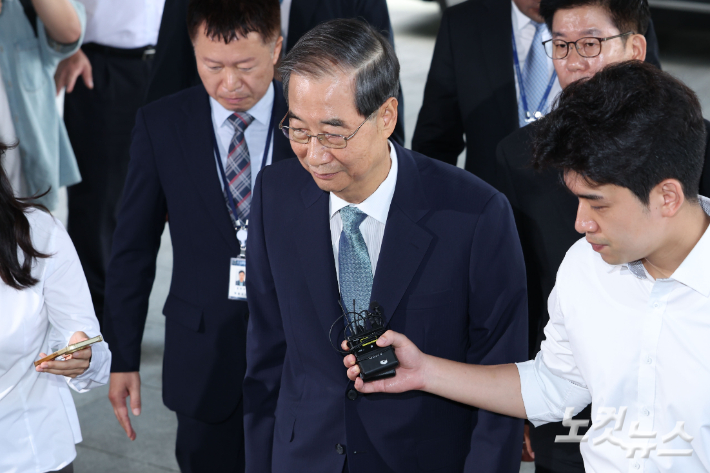 [속보]내란특검 "한덕수 전 총리, 22일 오전 9시30분 추가 소환"