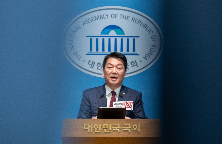 안철수 "전한길 공천하겠다는 분이 당대표?"…장동혁 "왜곡"