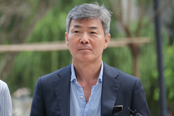 김건희 측근 이종호 휴대폰 연기 날 정도로 파손…해병특검 확인