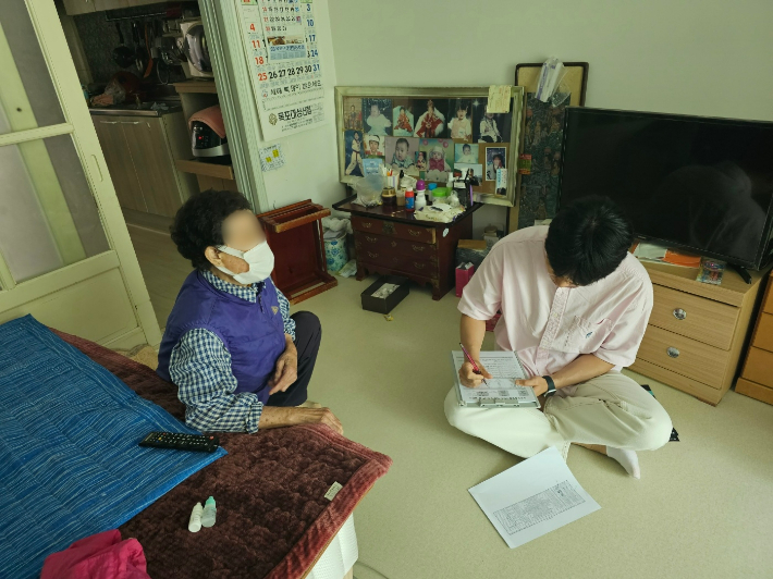 노인 맞춤 돌봄 서비스. 전라남도 제공