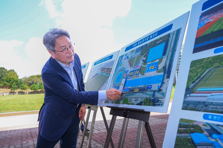 강기정 광주광역시장은 20일 남구 광주국제양궁장을 방문해 경기장 시설, 관람객 편의시설, 안전 시스템, 장애인 접근시설 등을 최종 점검했다. 광주시 제공