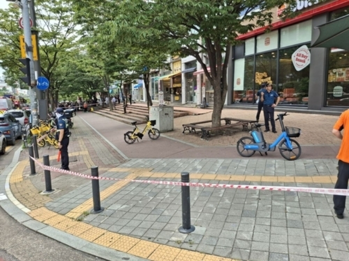 폭발물 신고가 접수된 수원시의 한 패스트푸드 매장. 경기도소방재난본부 제공