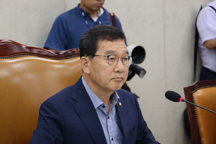 신정훈 국회 행정안전위원장 전체회의 모습. 신 의원실 제공