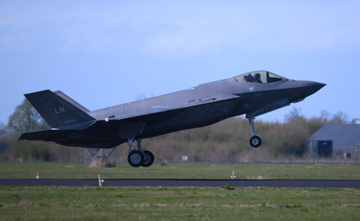 "유럽, 우크라 안보보장 위해 루마니아에 美 F-35 배치 요구"