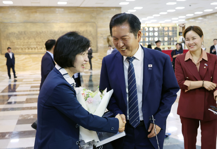 정청래 "대통령 결단 감사"…검찰개혁 '혼선 수습' 부각