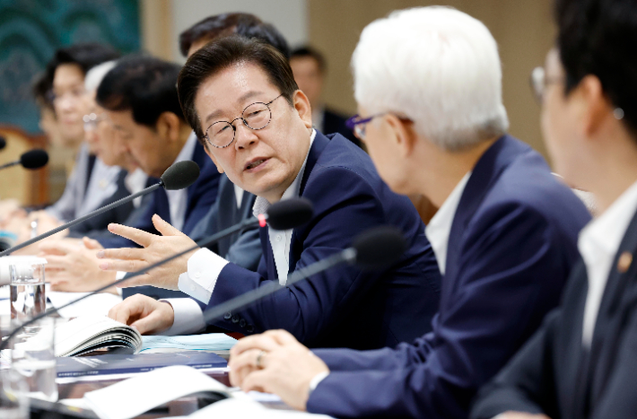 李대통령 "내년 R&D예산 35.3조"…과학기술 대대적 투자