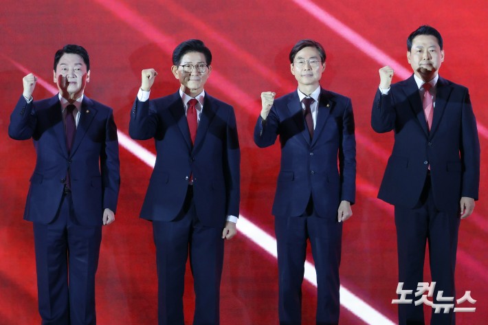파이팅 외치는 안철수·김문수·조경태·장동혁 당대표 후보들