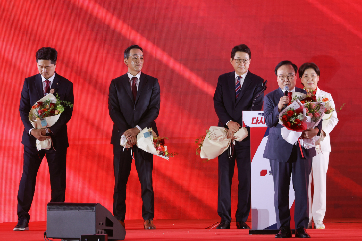 22일 충북 청주시 흥덕구 청주오스코에서 열린 국민의힘 제6차 전당대회에서 최고위원에 당선된 김재원 후보가 수락연설을 하고 있다. 연합뉴스