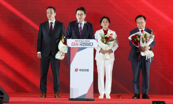 국민의힘 신동욱 최고위원이 22일 충북 청주시 청주오스코에서 열린 국민의힘 제6차 전당대회에서 수락연설을 하고 있다. 연합뉴스