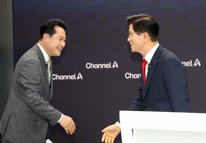 인사하는 김문수·장동혁. 연합뉴스