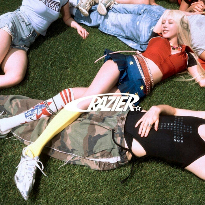 보아의 가장 최근 작품인 정규 11집 '크레이지어' 표지