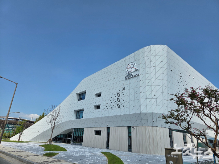 전주월드컵경기장 일원에 조성된 전주국제드론스포츠센터. 최명국 기자