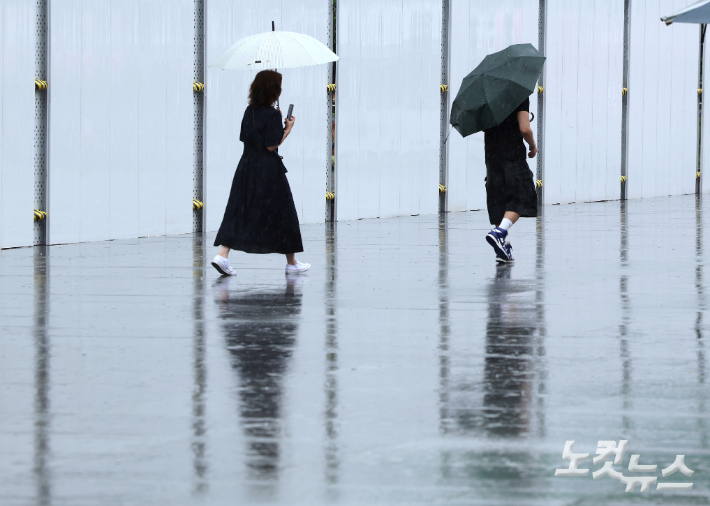 밤부터 내일 새벽까지 수도권 또 물폭탄…최대 100mm 이상