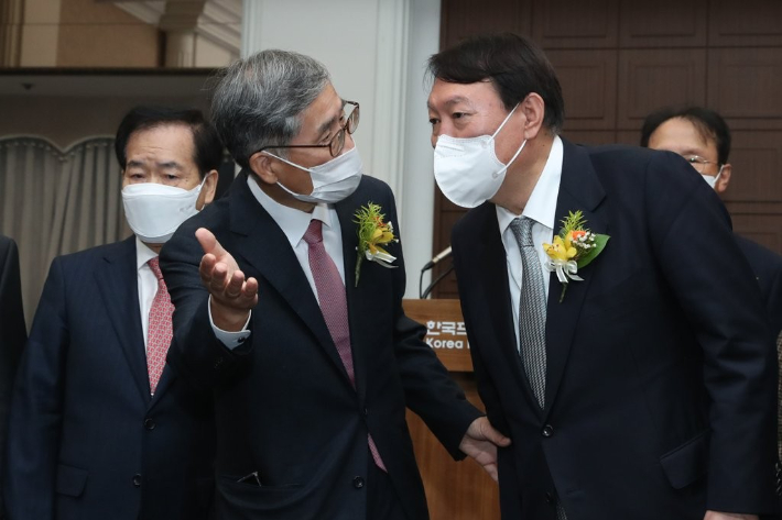 신평 변호사, 윤석열 전 대통령. 연합뉴스