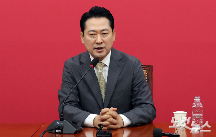 친한계에서 대표 반탄파로…국힘 당권 쥔 장동혁, 누구?