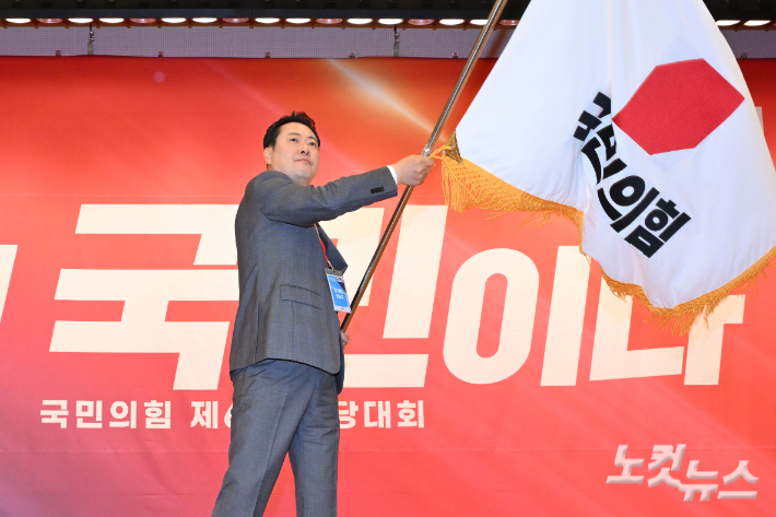 [칼럼]끝내 장동혁…'뺄셈의 정치' 끝은 어디인가